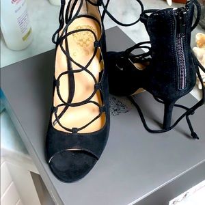 VINCE CAMUTO SUEDE NEW